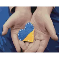 Картина за номерами Strateg ПРЕМІУМ Серце України з лаком розміром 40x50см SY6541