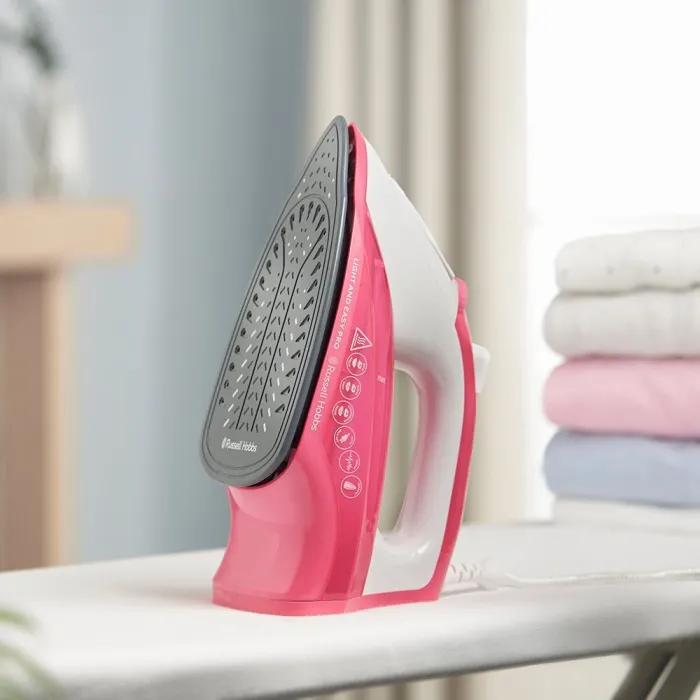 Праска Russell Hobbs Light & Easy Pro Iron 26461-56