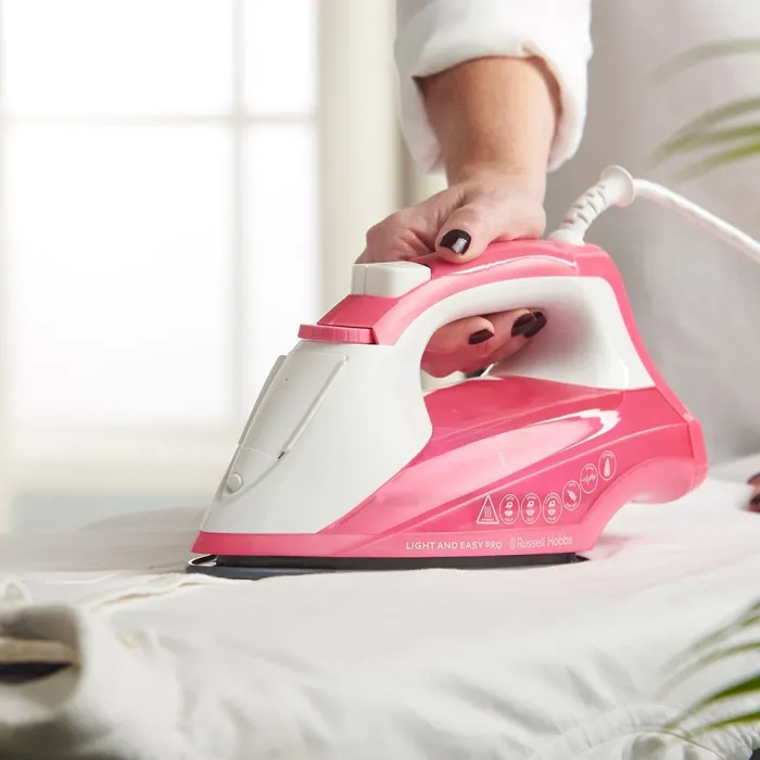 Праска Russell Hobbs Light & Easy Pro Iron 26461-56
