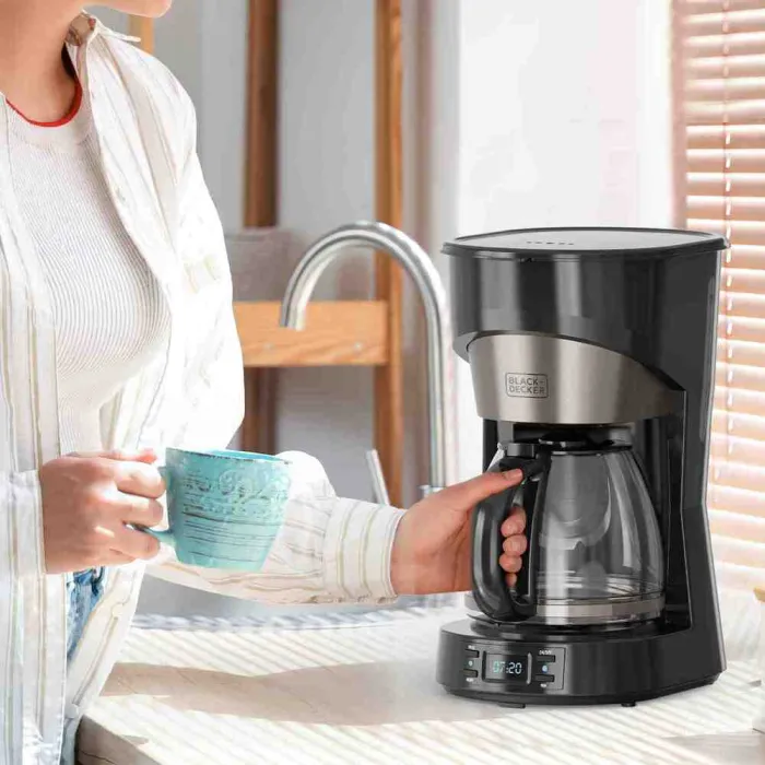 Кавоварка крапельна BLACK+DECKER BXCO1002E